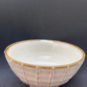 Japanese Cream "Shinogi" Fluted Bowl with Crackle Glaze 【溫潤手感】粉引鎬紋・開片釉飯碗 / 抹茶碗