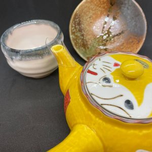 Whimsical Yellow "Kitsune" (Fox) Teapot / Solo Tea Set 【招財祈福】黃釉狐狸（Kitsune）造型茶壺 / 獨享茶具